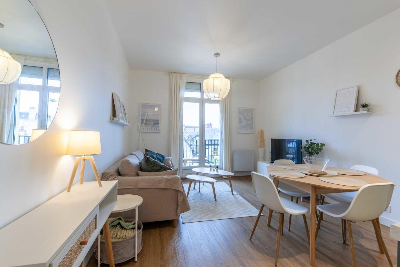 2-Bedroom Apartment With Balcony Near Hippodrome دوفييل المظهر الخارجي الصورة